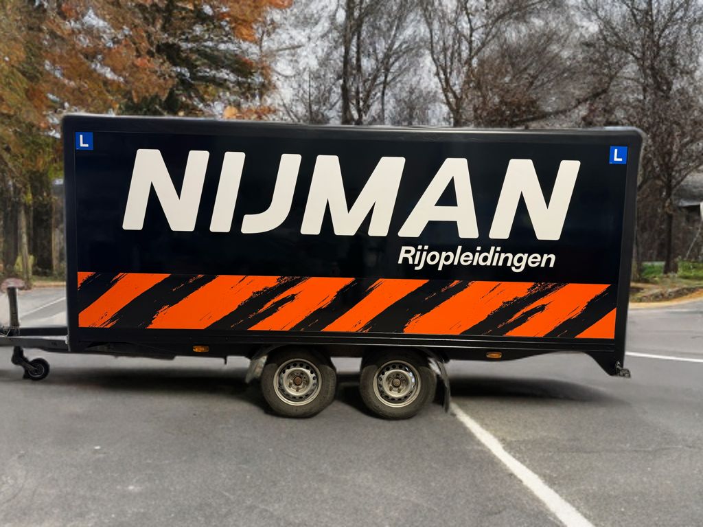Aanhanger met auto